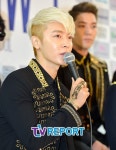 [T포토] 동해 최선을 다해 공연할게요(슈퍼쇼5)