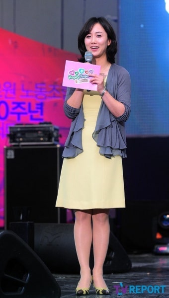 [T포토] 정세진 '결혼 앞둔 새색시 아나운서~'(행복나눔 콘서트)