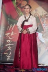 [T포토] 김금화 비단꽃 같이 아름다운 한복자태(비단꽃길)