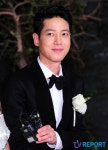 [T포토] 정민 그동안 기다려준 아내에게 고마워(결혼식 기자회견)