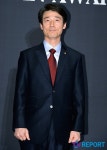 [T포토] 포토타임 갖는 송호창 의원(백조상 시상식)