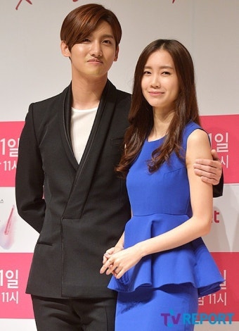 [T포토] 최강창민-신현빈 '우리는 연상연하 커플'(미미)