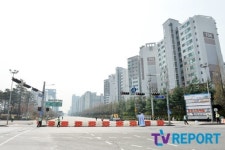 [T포토] 어벤져스2 뻥 뚫린 상암 DMC 월드컵북로