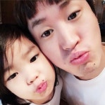 타블로-하루, 셀카 공개…붕어빵 같이 닮은 외모 눈길