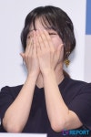 [T포토] 송하윤 웃음을 참을 수가 없어요(스웨덴 세탁소)