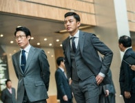 베테랑 유아인-유해진, 머리부터 발끝까지 상위 1% 변신