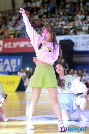 [T포토] 웬디 '복근 살짝 공개'(희망농구올스타)