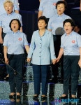[T포토] 노래부르는 박근혜 대통령(나는 대한민국)