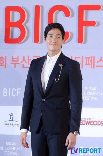 김준호, 30년 친구 유지태에게 청첩장 전달: 결혼 생활 조언 받다