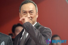 [룩@재팬] 톱배우 와타나베 켄 불륜 파문, 비난 vs 옹호 공존