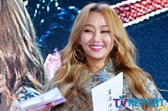 [T포토] 효린 '매력만점 눈웃음'