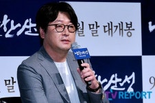 [T포토] 김윤석 "지켜봐주세요"