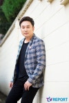 서현우, 대학로 넘어 충무로 씹어삼킨 괴물 배우[인터뷰]