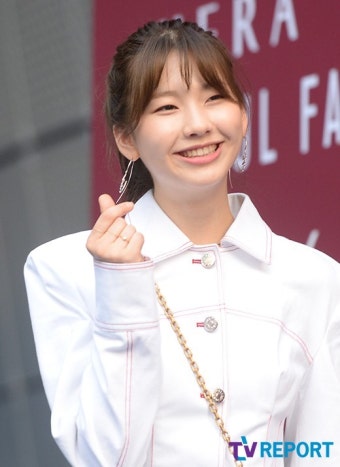 [T포토] 김진경 '상큼 미니 하트'