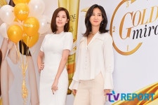 [T포토] 서현-유리 당당한 막내와 수줍은 언니