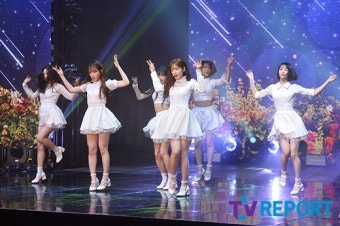 “암표 등장”…오마이걸, 단독 콘서트 반응 뜨겁다