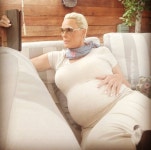 [할리웃통신] 배우 브리짓 닐슨, 54세에 다섯째 임신 