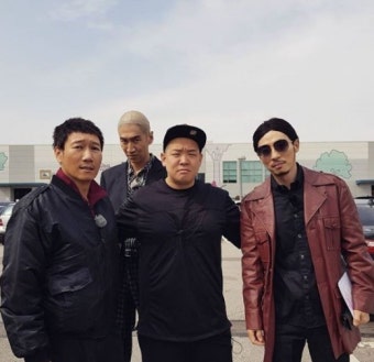 [단독] 유재석 사회·김종국 축가…'런닝맨' PD, 9일 결혼 멤버 총출동