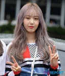 [T포토] 여자친구 신비 '시크한 브이~'