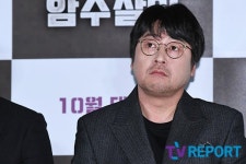 [T포토] 김윤석 날카로운 눈빛