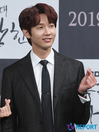 [T포토] 지현우 '부드러운 하트'