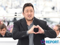 [T포토-Lab] 마동석 칸에서 매력 폭발~ 하트 장인 마블리