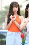 [T포토] 수진 매혹적 하트