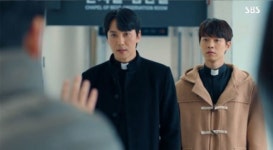 [누구게] ‘뮤지컬계 아이돌’ 전성우, ‘열혈사제’로 꽃 피운 ‘지정생존자’