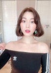 이다인, 밝은 미소·가녀린 어깨…물오른 미모