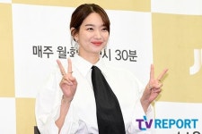 [T포토] 신민아 귀엽게 브이
