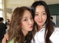 은우산업 김희선(1종) | 김희선, 19살차 연우와 자매 케미…세대 뛰어넘는 아름다움 [리포트:컷]
