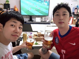 딘딘 