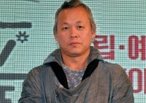 김기덕 감독, 라트비아에서 코로나19로 사망...김기덕필름 측 “외신보도 맞다”