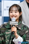 [T포토] 츄 강철부대의 홍일점