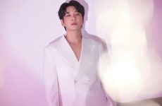 황치열, ‘Be My Reason’ 초동 8만장 기록... 한류 발라더의 진가