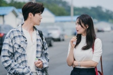 갯마을 차차차 신민아X김선호, 눈맞춤 스틸 콩닥