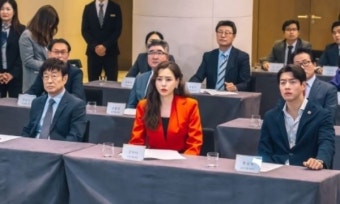 이하늬 정체 발각 위기?…'원더우먼', 몰입도 높이는 긴장감