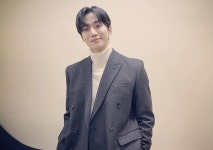 이준호, 곤룡포 벗어도 자체발광…여심 저격 미소 [리포트:컷]