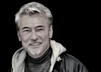 日 배우 와타나베 히로유키, 극단적 선택...사망한 채 발견 [룩@재팬]