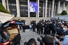 故 송해, 종로 송해길 거쳐 KBS 마지막 출근...본관 앞 노제