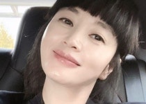 김혜수가 50대라니 믿을 수 없어! 뱅헤어로 상큼미↑[리포트:컷]