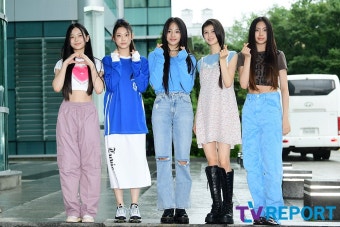 [T포토] 뉴진스 '라디오 녹음 왔어요'
