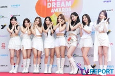 [T포토] 프로미스나인 '매력에 빠져봐'
