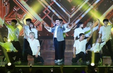 김호중, 전국투어 콘서트 ‘ARISTRA’ 본격 스타트... 보랏빛 향연