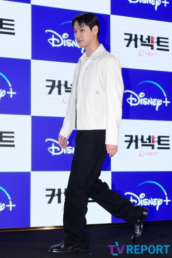 [T포토] 고경표 '깔끔한 패션'