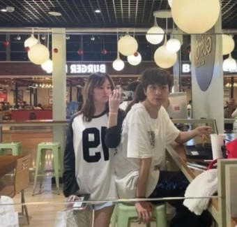 전종서, 이충현과 달달한 투 샷...'럽스타' 제대로네