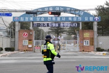 [T포토] BTS 맏형 진이 입대하는 훈련소