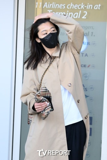 [T포토] 전지현 '머리만 넘겼을 뿐인데'