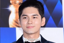 옹성우, 4월 17일 입대...방문은 삼가주시길 부탁 [공식]