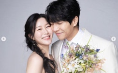 이승기♥이다인, 웨딩화보 공개 축복 속 결혼식 마쳐